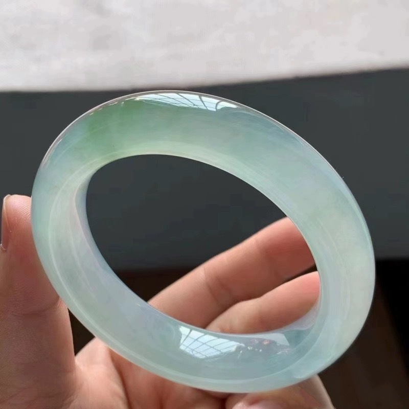 Bracelets - Helles Eisjade-Armband für Mädchen, burmesisch-grünes, durchscheinendes