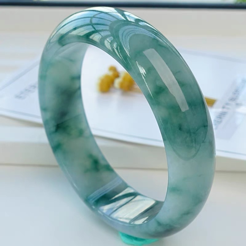 Eis-Jadeit-Armband aus Myanmar – Bracelets Bewertung und Preis