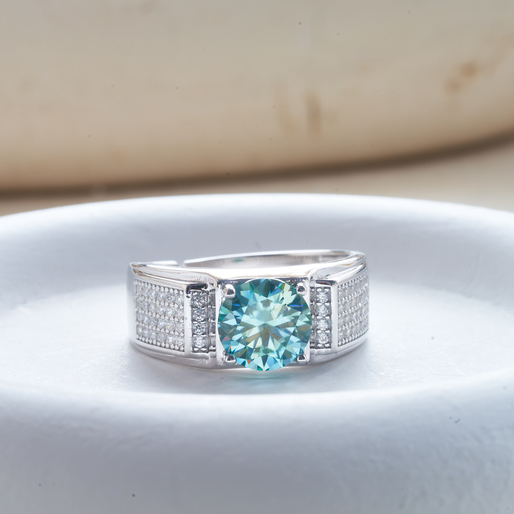 1 Karat natürliche blaue Farbe – Moissanite Engagement Ring 1 Carat Bewertung und Preis