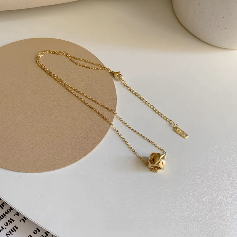 Luxuriöse goldene Rhombus-Kreu – Cross Pendant Necklace Gold Bewertung und Preis