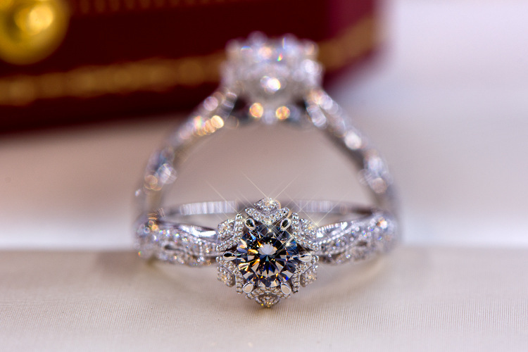 Hohler Blumenstern S925 Sterli – Moissanite Engagement Ring 1 Carat Bewertung und Preis