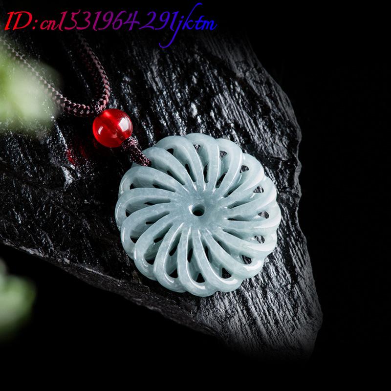 Burmesische Jadeit-Blumenanhän – Necklaces Bewertung und Preis