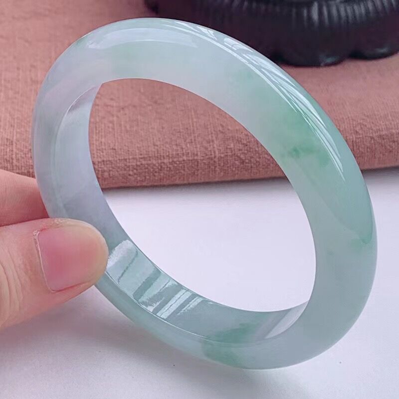 Myanmar, einfarbiges, leicht g – Bracelets Bewertung und Preis