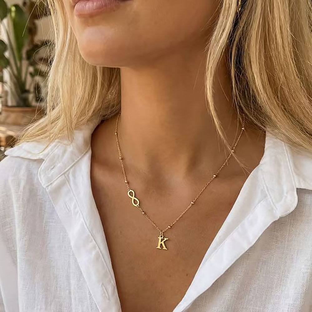 Personalisierte Unendlichkeits – Initial Letter Necklace 18K Gold Bewertung und Preis